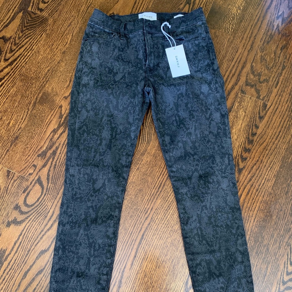 Frame Le Skinny Tonal Python Jeans